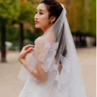 Loạt ảnh cưới chưa từng công bố của HH Đỗ Mỹ Linh, cô dâu mới khoe vẻ yêu kiều xinh đẹp như nàng thơ