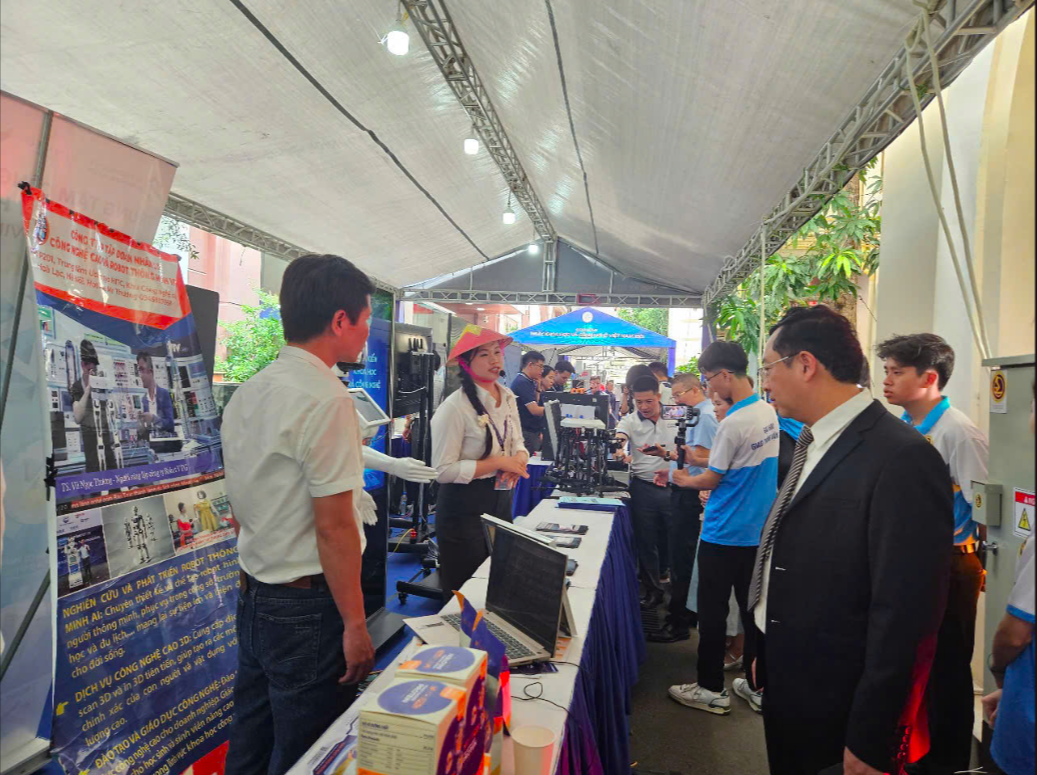 Vietsens mang giải pháp y tế thông minh VNyTe đến Ngày hội Khoa học và Công nghệ Việt Nam 2025