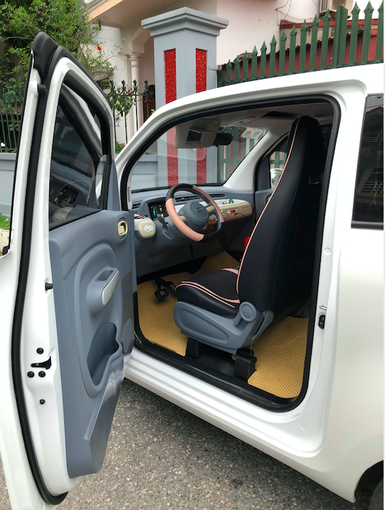 Cô giáo ở Hưng Yên tìm thấy sự thư thái mỗi ngày nhờ chiếc xe điện nhỏ gọn