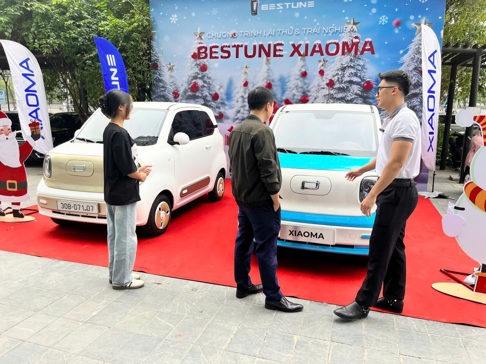 Người dân Hà Nội đi lái thử Bestune Xiaoma vì muốn chuyển từ xe máy sang ô tô điện trước ô nhiễm không khí tăng cao