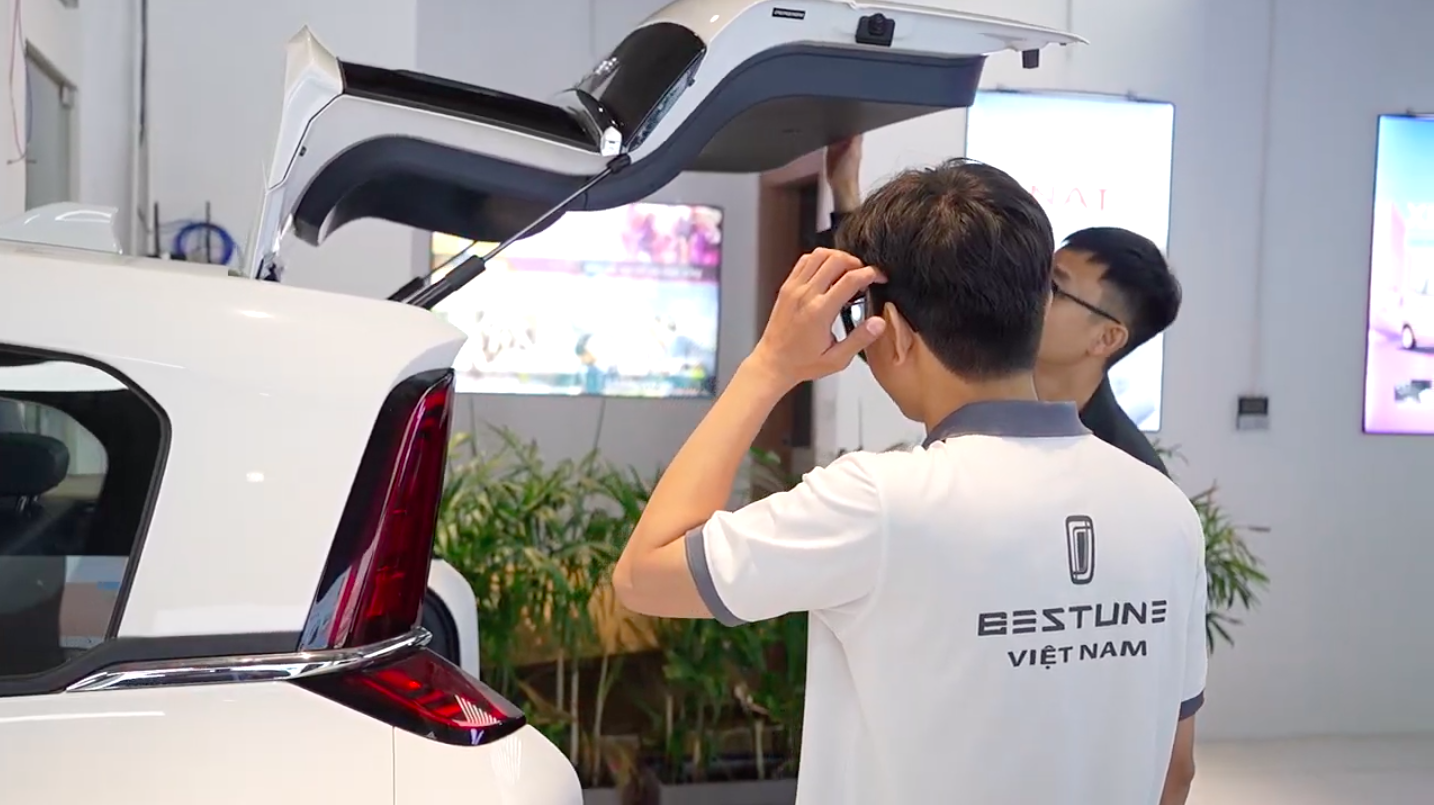 Người dân Hà Nội đi lái thử Bestune Xiaoma vì muốn chuyển từ xe máy sang ô tô điện trước ô nhiễm không khí tăng cao