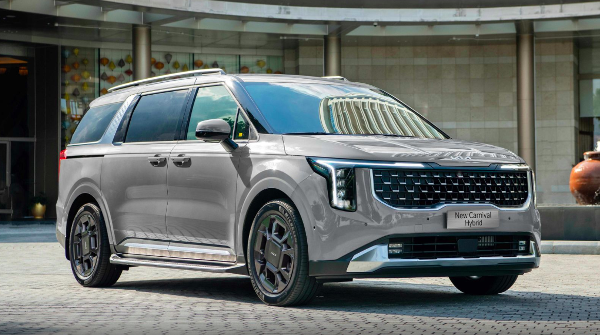 Kia Carnival Hybrid có thêm phiên bản Premium, có thể lựa chọn nội thất như xe sang