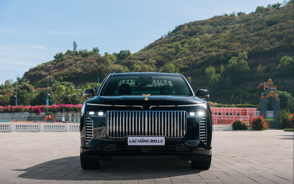 VinFast bàn giao siêu phẩmLạc Hồng 900 LX, thông số chống đạn “đỉnh” như The Beast, không phải đại gia nào cũng mua được