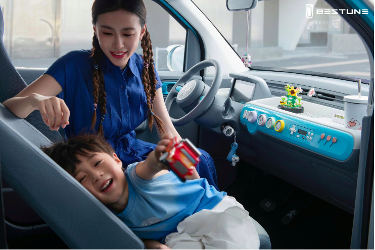 Mini EV Bestune Xiaoma: Nắng gắt, mưa rào cũng không làm khó chuyện đưa đón con và đi làm mỗi ngày