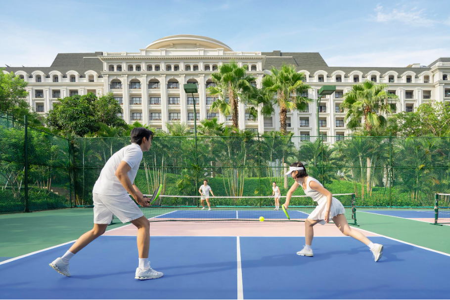 Mùa hè bất tận tại Hòn Tre cùng " Mango Kingdom"